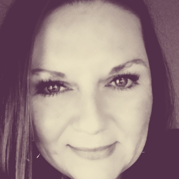 Meet your Posher, Cindy - Picture 1 of 1